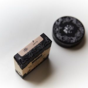 KVD Lock-It Powder Foundation "Light 48"